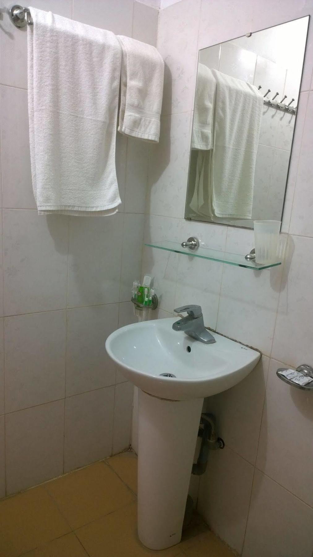 Aiq Hotel Νιν Μπιν Εξωτερικό φωτογραφία